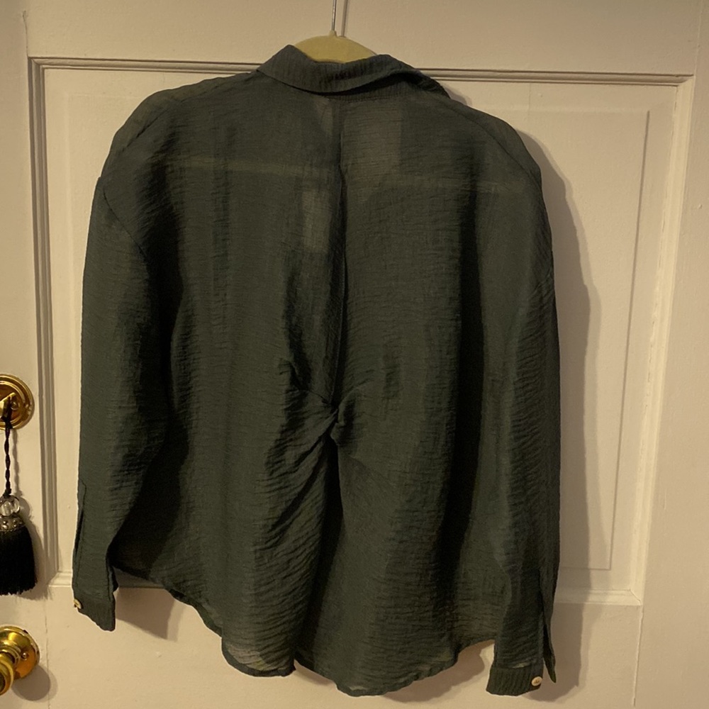 Button up blouse - Picture 2 of 7